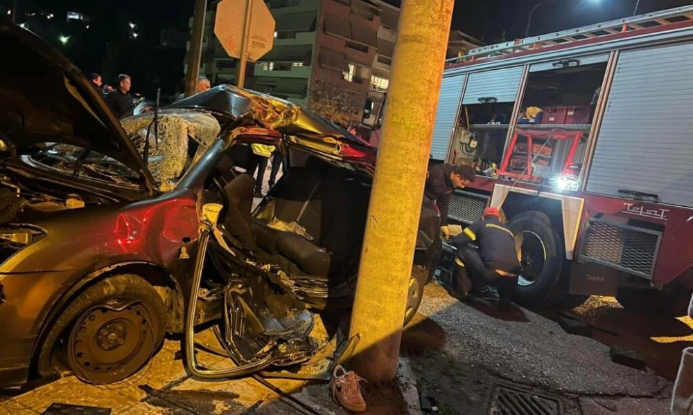 Αγρίνιο: Σοβαρό τροχαίο με ΙΧ και 2 εγκλωβισμένους